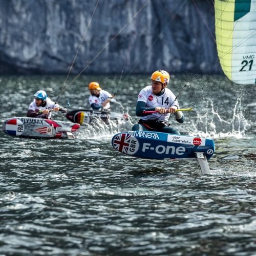 Kitefoil World Series: Elite startet am Traunsee