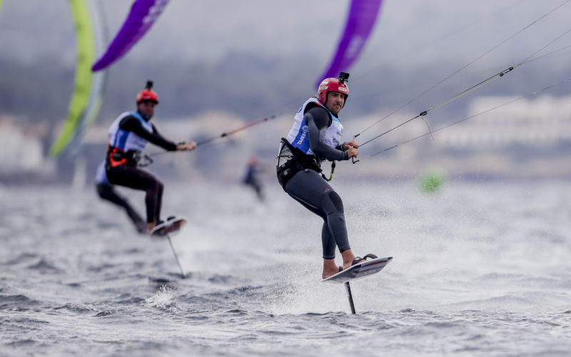 Valentin Bontus beim Kitesurfen auf Palma