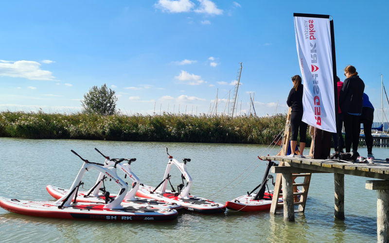 Wasserfahrrad von Redshark Bikes am Neusiedlersee