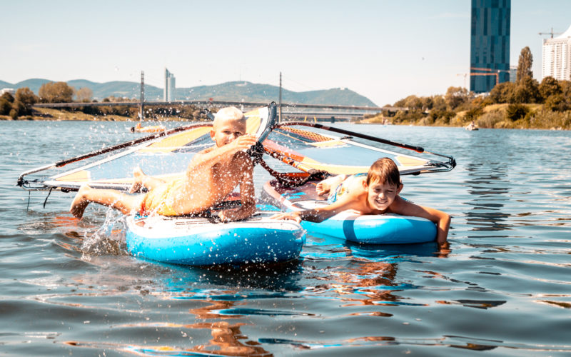 Sommer, Sonne, Wassersport – Wassersport-Feriencamps in und um Wien