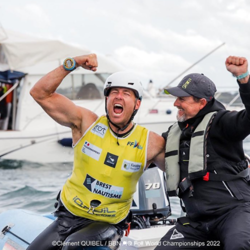 WM-Gold für das German Sailing Team: Sebastian Kördel ist Windsurf-Weltmeister in der neuen Olympia-Klasse iQFOiL