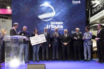 Österreicher Norbert Sedlacek gewinnt ocean tribute Award 2023 für den ersten komplett recyclbaren Katamaran