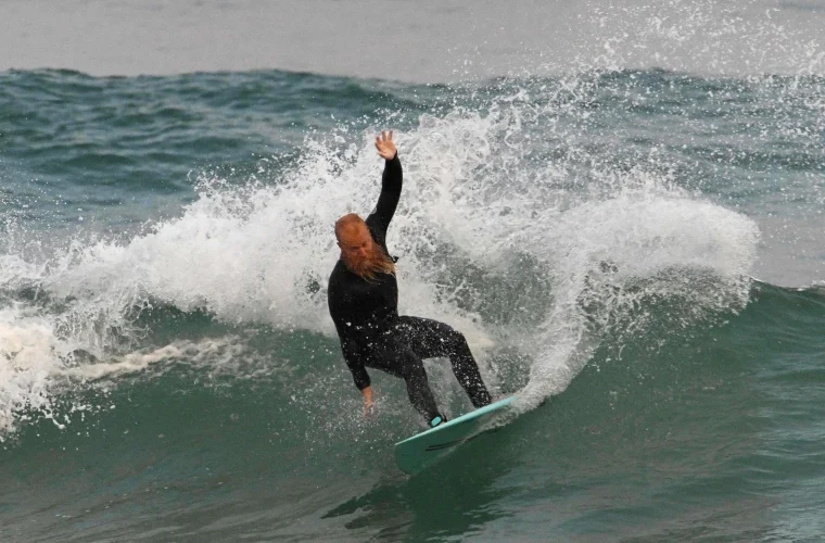 Weltrekord für die längste Surf Session für den guten Zweck gebrochen