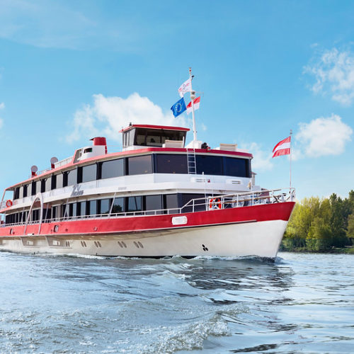 DDSG Blue Danube startet in die neue Saison und sucht neue Kapitän: innen