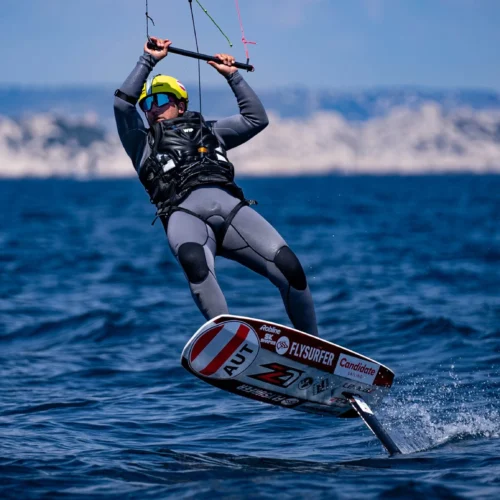 Pre-Olympics: Kiter Valentin Bontus bei Auftakt auf Rang 4