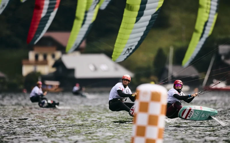 Kitefoil Grand Prix: Favoriten triumphieren am Traunsee