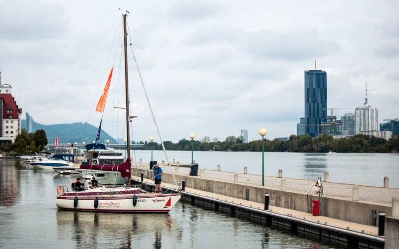 Ready für die Segelsaison 2024: 12 % Rabatt für alle OeSV-Mitglieder auf Boats2Sail Kurse 